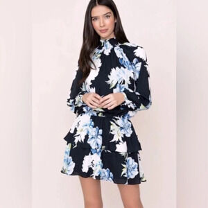 Yumi Kim Class Act Floral Mock Neck Keyhole Back Tiered Long Sleeve Dress Small